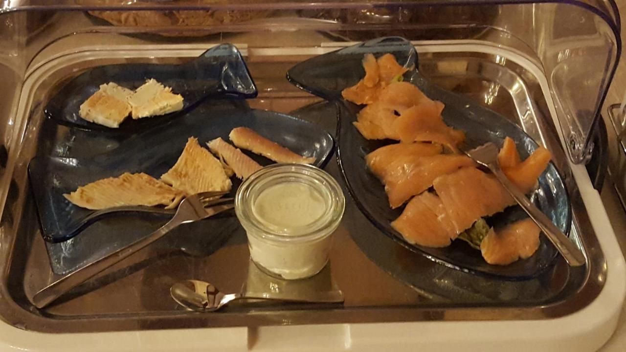 盖斯特豪斯兹姆赫尔斯恩酒店 灵斯海姆 外观 照片