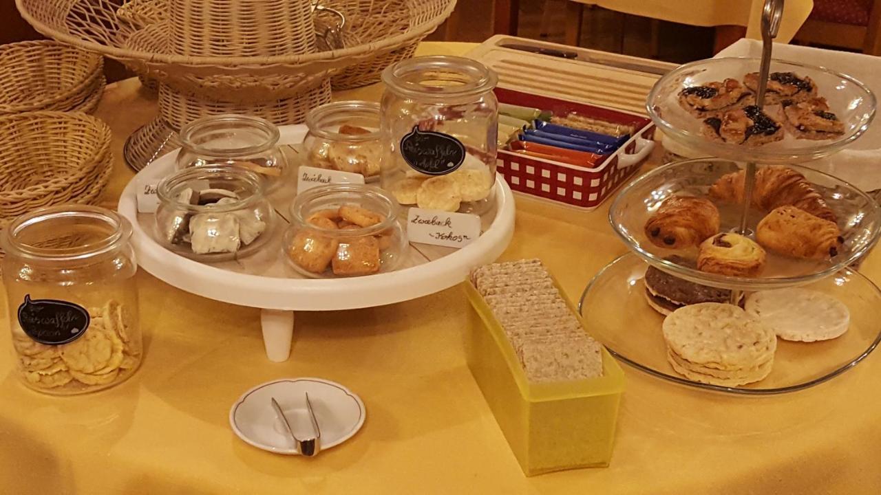盖斯特豪斯兹姆赫尔斯恩酒店 灵斯海姆 外观 照片